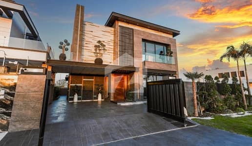 1-Kanal Elegant And Fully Maintained Modern Bungalow Is Available In The Best Block Of DHA Lahore | Mazhar Munir Design
