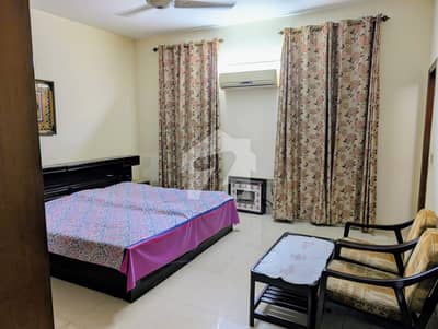 10 Marla House for Sale in Model Town Extension Main Back, Prime Location
