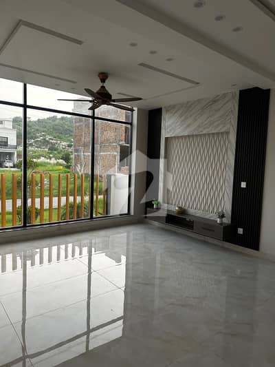 5 Marla Brand New Designer House