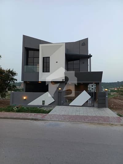 Beautiful 10 Marla Brand New House With Basement And 4 To 5 Marla Extra Land With Lawn For Sale On Prime Location