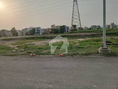 پارک ویو سٹی ۔ سلور بلاک پارک ویو سٹی,لاہور میں 5 مرلہ رہائشی پلاٹ 43.0 لاکھ میں برائے فروخت۔ پارک ویو سٹی ۔ سلور بلاک پارک ویو سٹی,لاہور میں 5 مرلہ رہائشی پلاٹ 43.0 لاکھ میں برائے فروخت۔