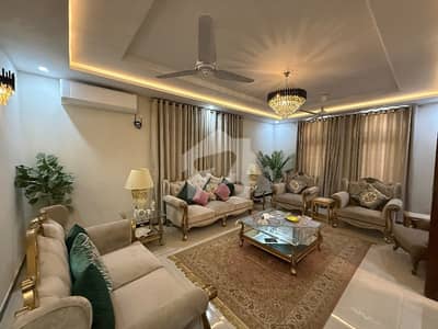 kanal corner house with Extra land
