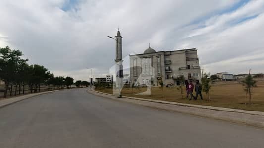 10 Marla Plot Available With Ideal Location Near Mosque,Park & Market