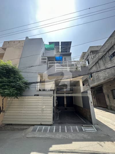 شاہ جمال لاہور میں 3 کمروں کا 5 مرلہ مکان 4.0 کروڑ میں برائے فروخت۔