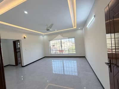 Upper Portion Sized 10 Marla Is Available For rent In E-11 Upper Portion Sized 10 Marla Is Available For rent In E-11