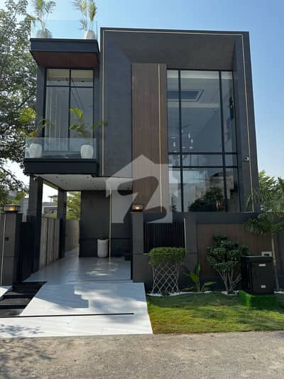 ** Elegant 5 Marla House for Rent | Premium Family Living**