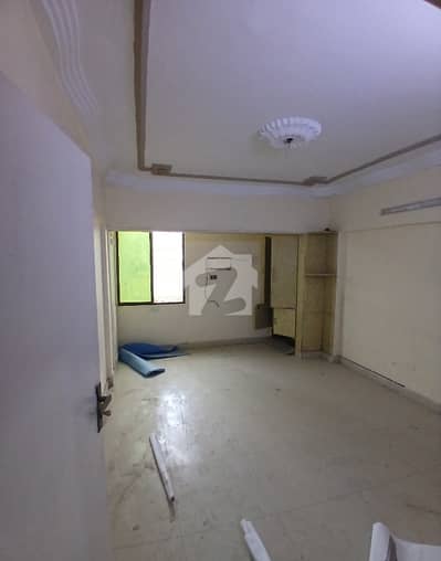 2 BED DD FLAT FOR RENT MAIN ROAD PROJECT GULSHAN-E-IQBAL BLOCK 4