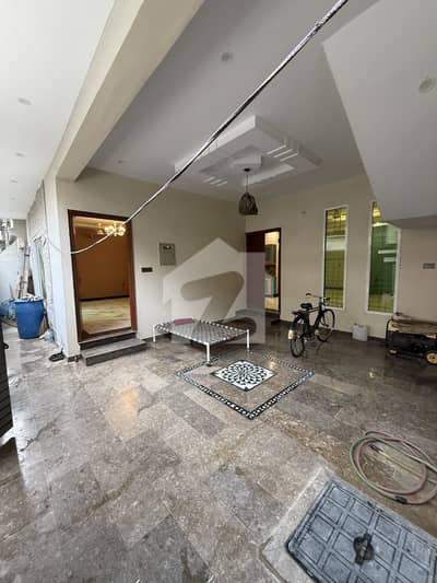 Brand New 280 Yards G+2 Leased Bungalow In Block 15 Gulistan E Jauhar Near To Main Road. Bank Loan Applicable.