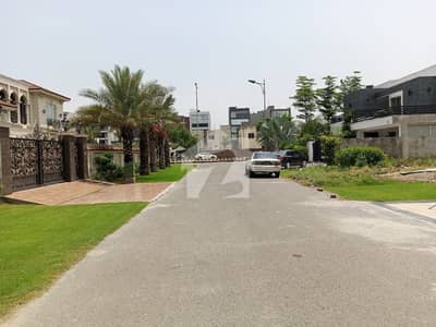 ڈی ایچ اے فیز 7 - بلاک یو ڈی ایچ اے فیز 7,ڈی ایچ اے ڈیفینس,لاہور میں 1 کنال رہائشی پلاٹ 5.25 کروڑ میں برائے فروخت۔ ڈی ایچ اے فیز 7 - بلاک یو ڈی ایچ اے فیز 7,ڈی ایچ اے ڈیفینس,لاہور میں 1 کنال رہائشی پلاٹ 5.25 کروڑ میں برائے فروخت۔