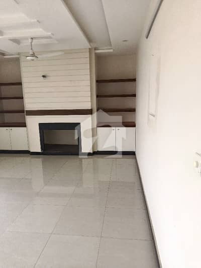 14 Marla'S Upper Portion For Rent In D. 12