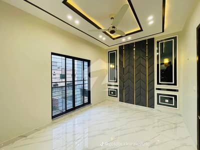 10 MARLA BRAND NEW LUXURY HOUSE FOR SALE