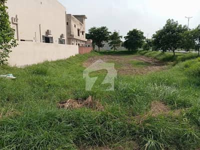 ڈی ایچ اے فیز 8 - بلاک زیڈ 5 ڈی ایچ اے فیز 8,ڈی ایچ اے ڈیفینس,لاہور میں 7 مرلہ رہائشی پلاٹ 80.0 لاکھ میں برائے فروخت۔ ڈی ایچ اے فیز 8 - بلاک زیڈ 5 ڈی ایچ اے فیز 8,ڈی ایچ اے ڈیفینس,لاہور میں 7 مرلہ رہائشی پلاٹ 80.0 لاکھ میں برائے فروخت۔