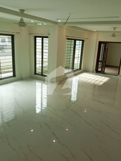 Beautiful 4 Bed Brand New Apartment for urgent Rent in Askari 10 Sec-S!