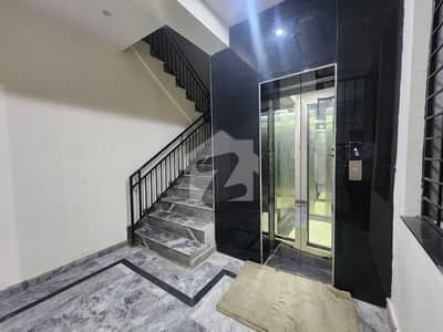 10 Marla Commercial Floor Available For Rent