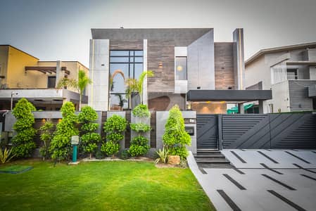 Beautiful 1 Kanal Designer House In Prime Location