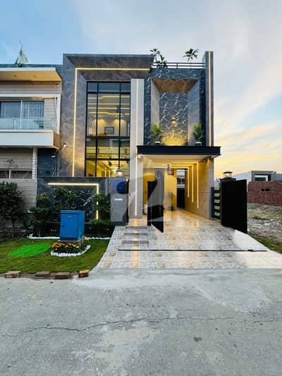 5 Marla Brand New Ultra Modern Design House Top Location