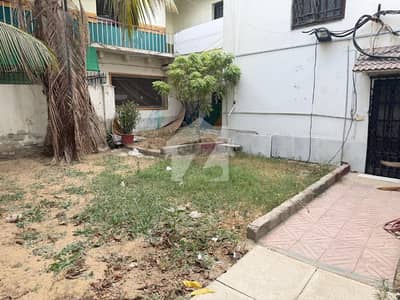 Prime Location In PECHS Block 6 1250 Square Yards Upper Portion For rent