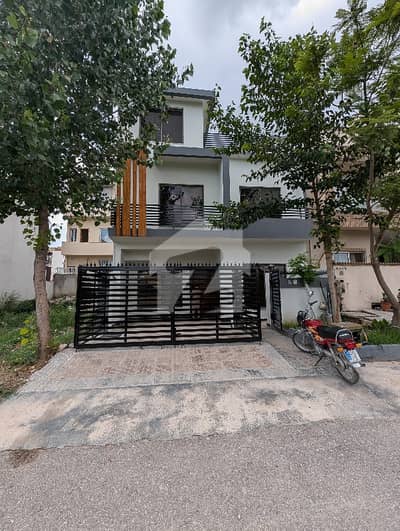 BEAUTIFUL LOCATION LIKE BRAND NEW HOUSE FOR SALE