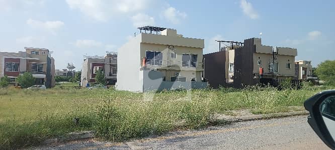 8 Marla Plot For Sale On Reasonable Price