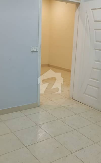 Good Condition Flat Available On Rent Lll Rd Floor