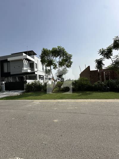 Facing Park 1 Kanal Residential Plot For Sale In The Perfect Location Of DHA Phase 8 - Block Z2
