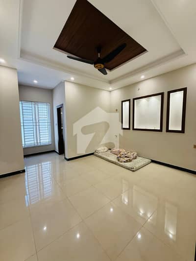 D-12/2 8Marla House For Rent 5bed 6washroom Drawing Dining Tvl 2kichen Servant Room Parking Gas Electric 5Marla Extra Land Rent 380kk