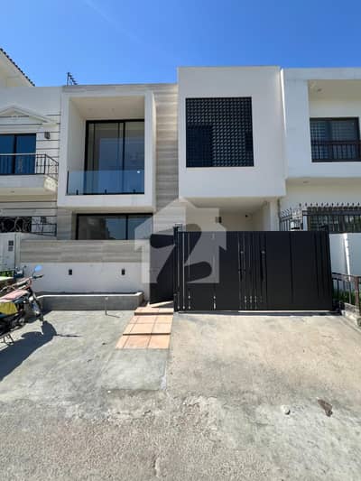 5 Marla Modern Luxury House for Sale | Brand New & Beautifully Designed 5 Marla Modern Luxury House for Sale | Brand New & Beautifully Designed