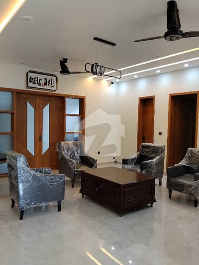 ایل ڈی اے ایوینیو لاہور میں 1 کنال Studio عمارت 11.0 کروڑ میں برائے فروخت۔
