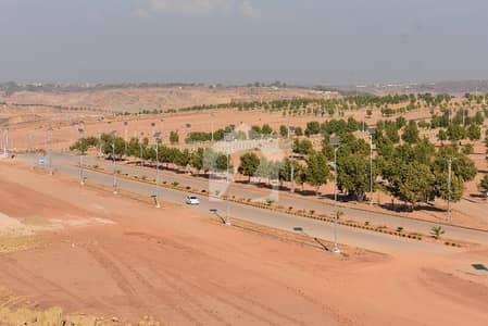 DHA Phase 7 Bluebell 8 Marla Plot For Sale with possession and construction latter
