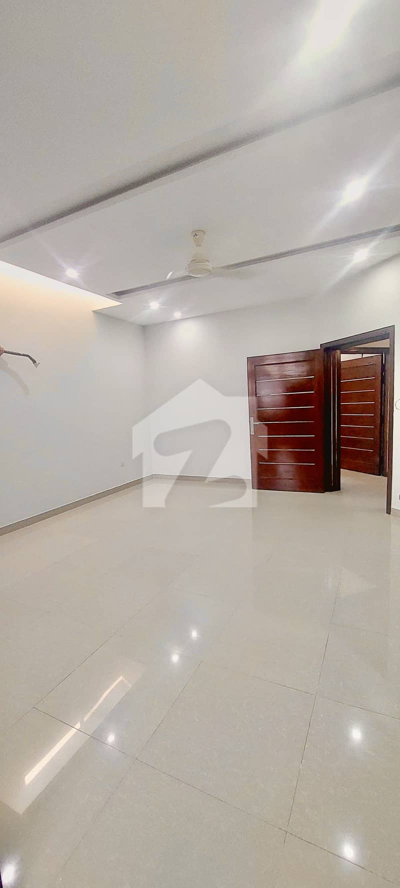 7 Marla House Available For Sale 7 Marla House Available For Sale