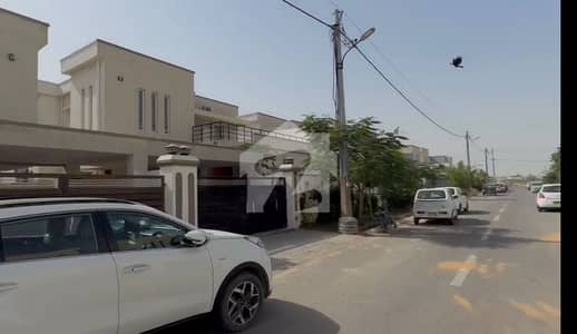 350 Square Yards House In Stunning Falcon Complex New Malir Is Available For sale 350 Square Yards House In Stunning Falcon Complex New Malir Is Available For sale