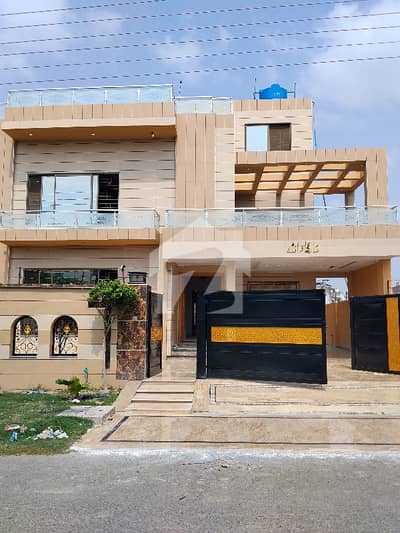 ایل ڈی اے ایوینیو لاہور میں 4 کمروں کا 1 کنال مکان 5.65 کروڑ میں برائے فروخت۔