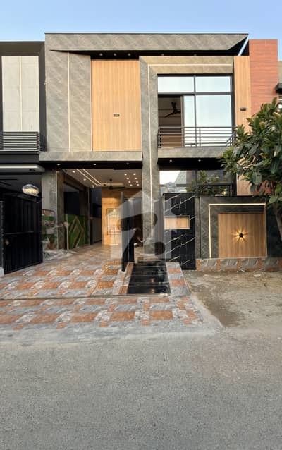 5 MARLA BRAND NEW ULTRA MODERN DESIGN HOUSE FOR SALE IN DHA RAHBER