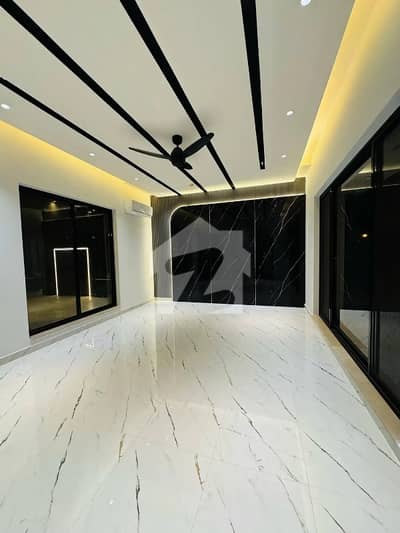 OUTCLASS BUNGALOW, DIRECT OWNER MEETING WELL DESIGNED PEACEFUL LOCATION OUTCLASS BUNGALOW, DIRECT OWNER MEETING WELL DESIGNED PEACEFUL LOCATION