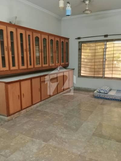 ای ۔ 11 اسلام آباد میں 3 کمروں کا 10 مرلہ زیریں پورشن 90.0 ہزار میں کرایہ پر دستیاب ہے۔