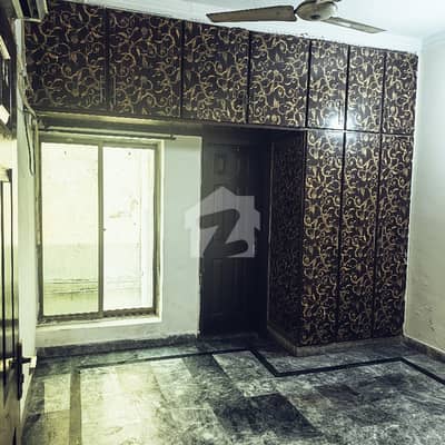 علی پارک کینٹ,لاہور میں 2 کمروں کا 5 مرلہ بالائی پورشن 45.0 ہزار میں کرایہ پر دستیاب ہے۔