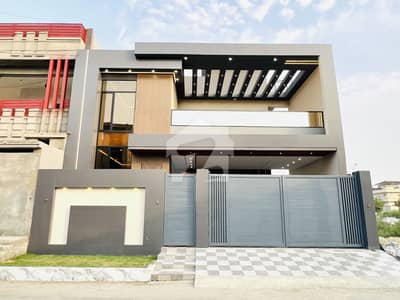 REGI MODEL TOWN Zone_3 Sector_B3 House No_26. Near To Park Vip Location House For Sale