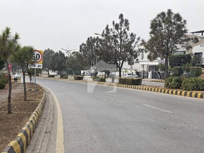 بحریہ انکلیو - سیکٹر سی 1 بحریہ انکلیو,بحریہ ٹاؤن,اسلام آباد میں 10 مرلہ رہائشی پلاٹ 2.25 کروڑ میں برائے فروخت۔