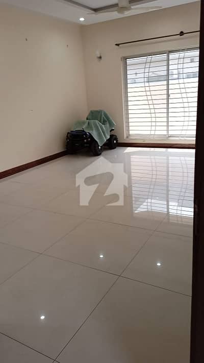 10 Marla Upper Portion Available For Rent Wapda Town Ph1 Block F2