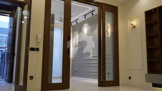 10 Marla Brand New HOUSE for SALE Bahria Town Lahore
