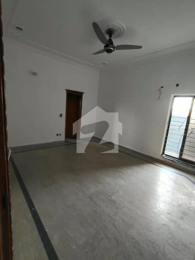 With GAS 1 Kanal LOWER PORTION With 3 Bedrooms For Rent In AWT PHASE 2