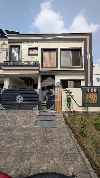 5 Marla Ultra Modren House for Sale Bahria Nasheman Lahore