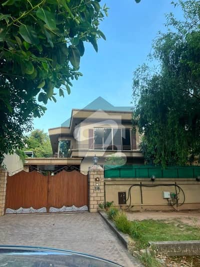 Ready To Sale A House 622 Square Yards In F-8/2 Islamabad