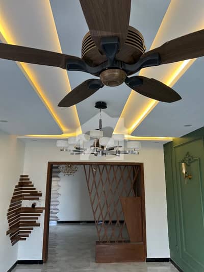 10 marla designer house available for sale
