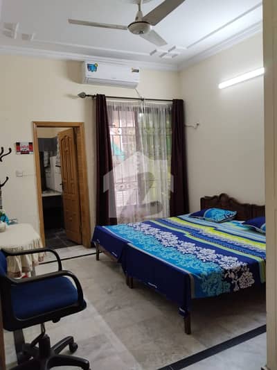 I. 8 Saprate Furnished Room Available For Rent