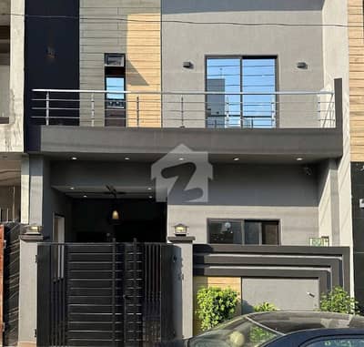 الحفیظ گارڈن - فیز 5 مین کینال بینک روڈ,لاہور میں 3 مرلہ Studio مکان 1.75 کروڑ میں برائے فروخت۔ الحفیظ گارڈن - فیز 5 مین کینال بینک روڈ,لاہور میں 3 مرلہ Studio مکان 1.75 کروڑ میں برائے فروخت۔