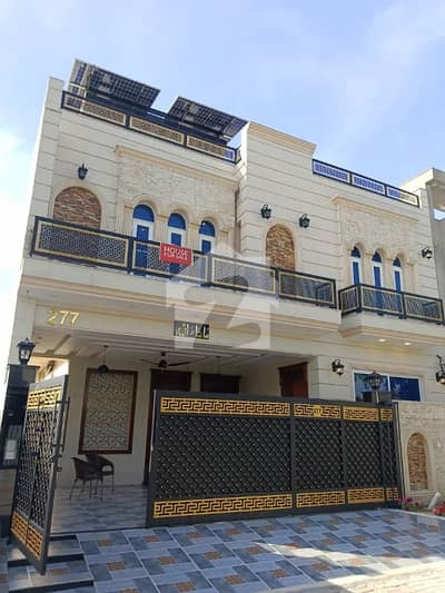 ٹاپ سٹی 1 - بلاک اے ٹاپ سٹی 1,اسلام آباد میں 5 کمروں کا 10 مرلہ مکان 5.3 کروڑ میں برائے فروخت۔ ٹاپ سٹی 1 - بلاک اے ٹاپ سٹی 1,اسلام آباد میں 5 کمروں کا 10 مرلہ مکان 5.3 کروڑ میں برائے فروخت۔