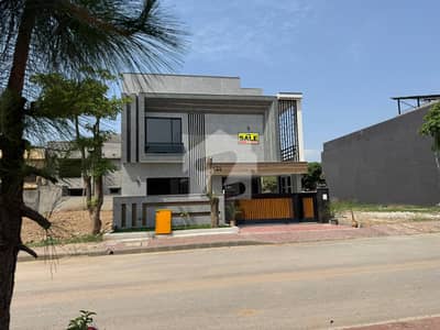 10 Marla Brand New House For Sale
