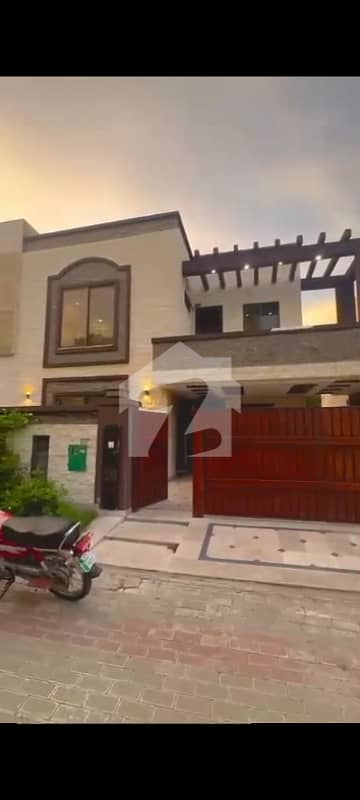 Nishter Block 10 Marla Used House For Sale