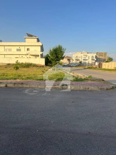 I Am Selling 1 Kanal Residencial Plot In Block S, Gulberg Residencia Islamabad